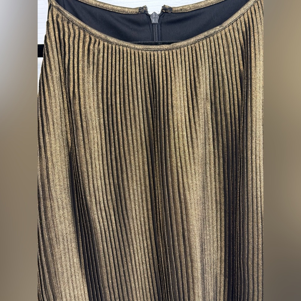 DKNY Black and Gold metallic pleated fabric Dress - Picture 5 of 9